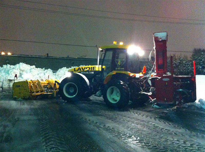 Service de déneigement commercial Montréal